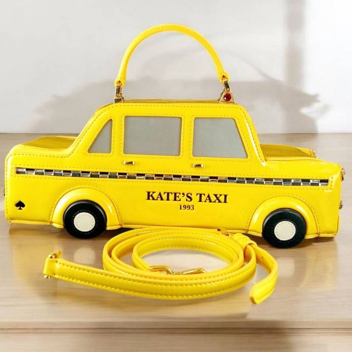 【ほぼ未使用】kate spade ケイトスペード 2WAY ショルダーバッグ ハンド KATES TAXI PVCレザー イエロー 車 自動車 タクシー レア 美品拍卖
