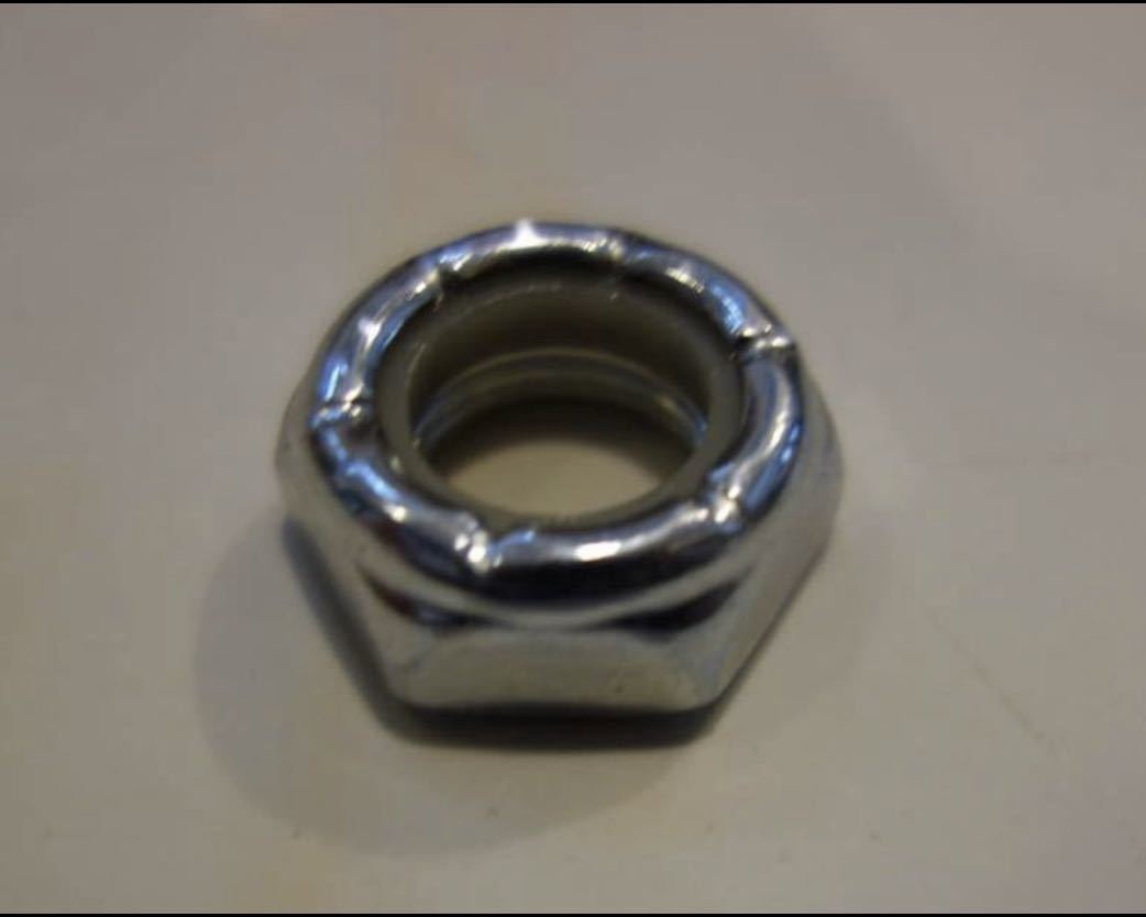 1961年式~1972年式シボレーインパラパワーステアリングプーリーキータイプ用ナット新品。パワステポンプ拍卖