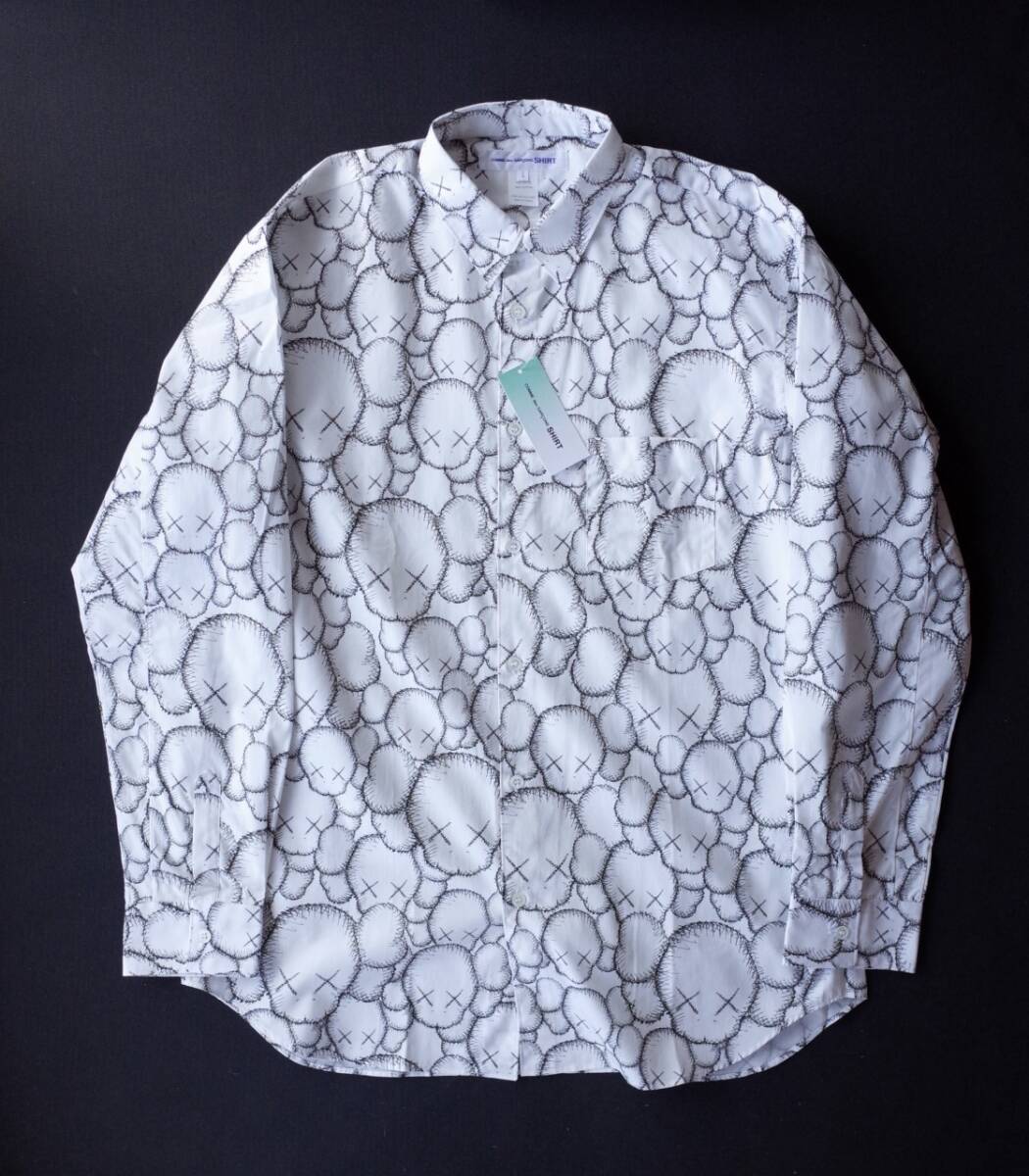 レア【定価 63,800円】 COMME des GARCONS × KAWS コムデギャルソンシャツ カウズ 21AW シャツ 長袖 L 白黒 タグ付き 袋付き 希少品拍卖