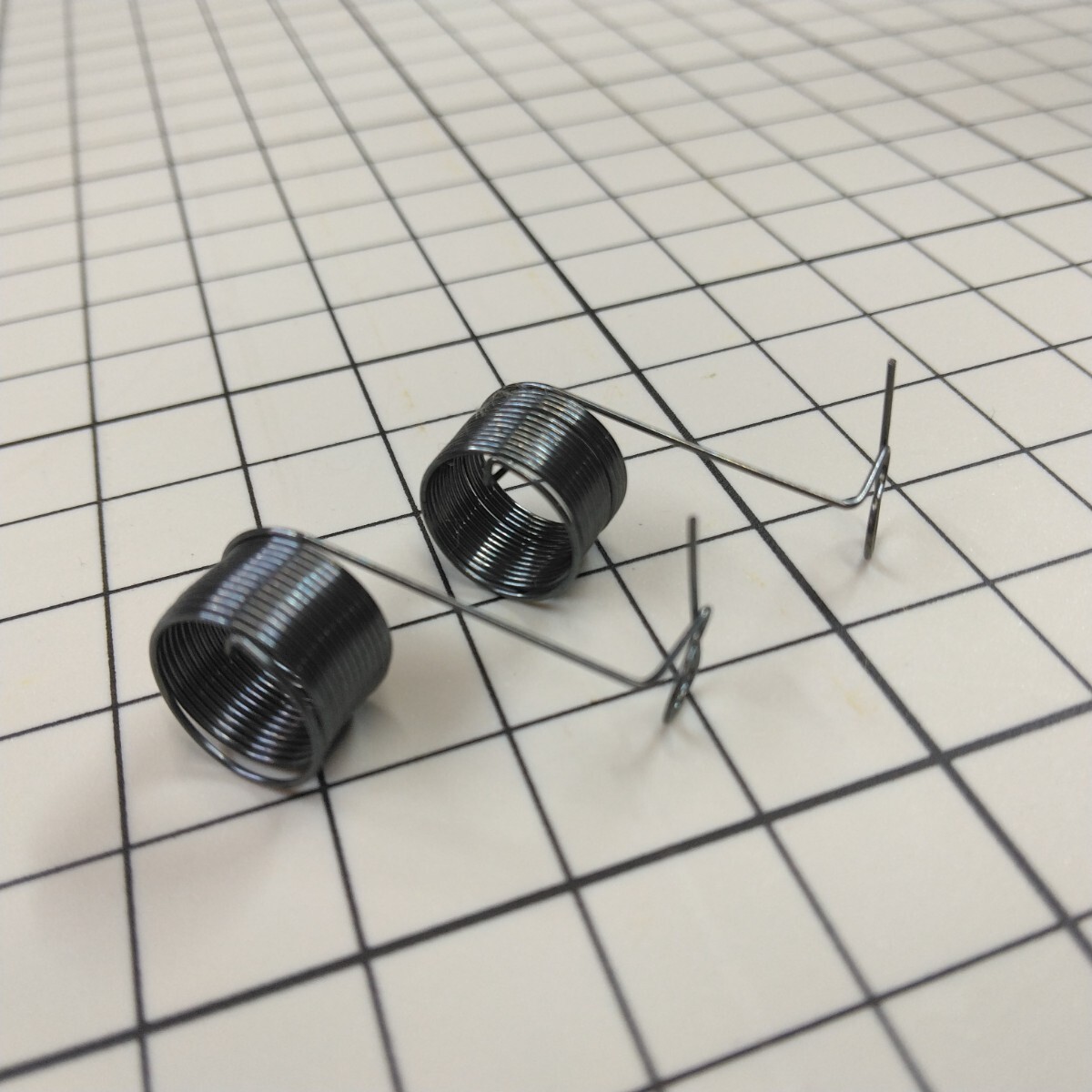 送料込 家庭用ミシン 糸調子バネ ピンピンバネ HAミシン 2個セット アンティークミシンなどに拍卖