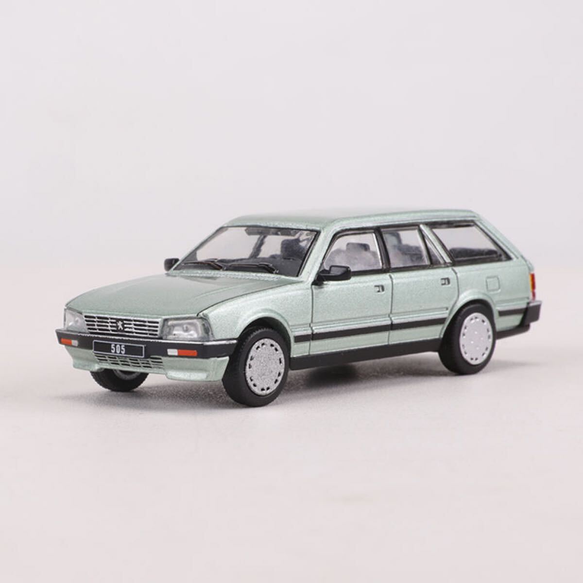 1/64 プジョー Peugeot 505 SW拍卖