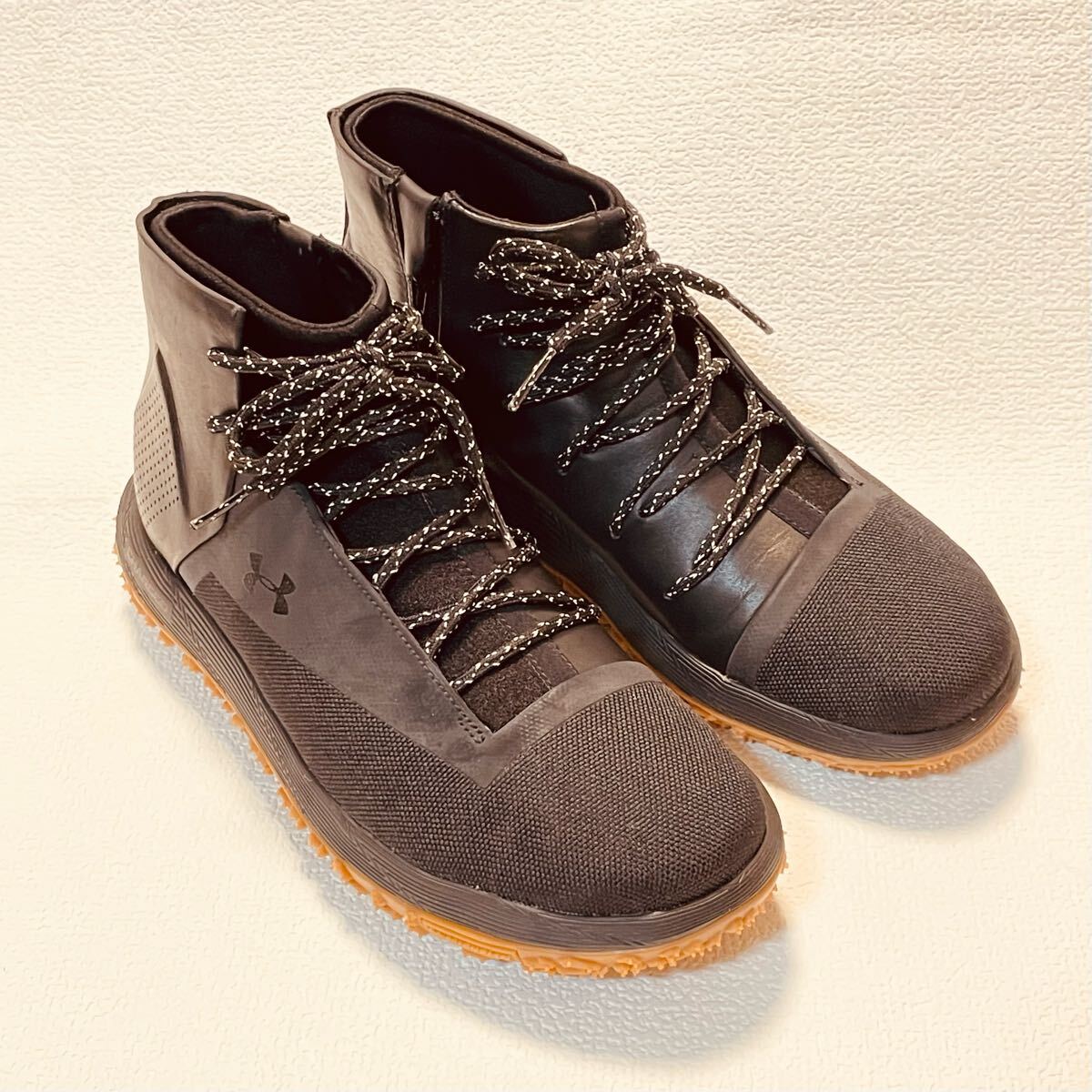 UNDER ARMOUR アンダーアーマー FAT TIRE ファットタイヤ サイドジップ仕様 レザースニーカー ブラック 27cm拍卖