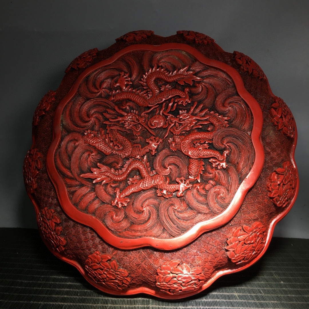 中国 清代 剔紅漆器 二龍戲珠擺件 細密毛彫 時代物 中国古美術 極細工 置物 木彫り 東洋彫刻 唐物 S74拍卖