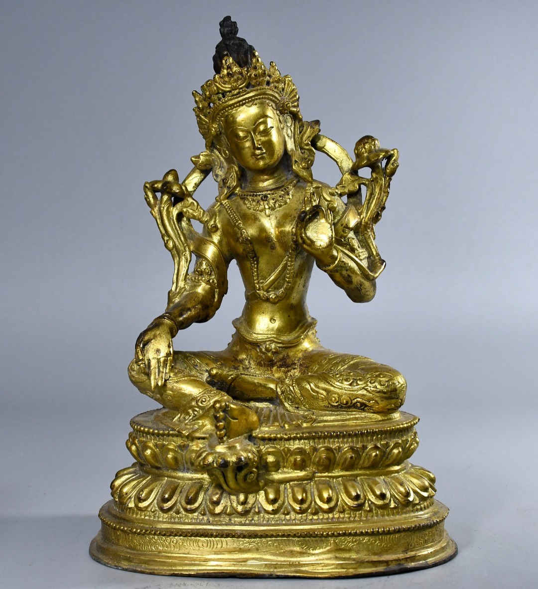 仏像 明代 銅琉金 チベット仏教 綠度母菩薩 仏教古美術 供養品 極細工 時代物 古置物 中国古美術 唐物 旧蔵 S74拍卖