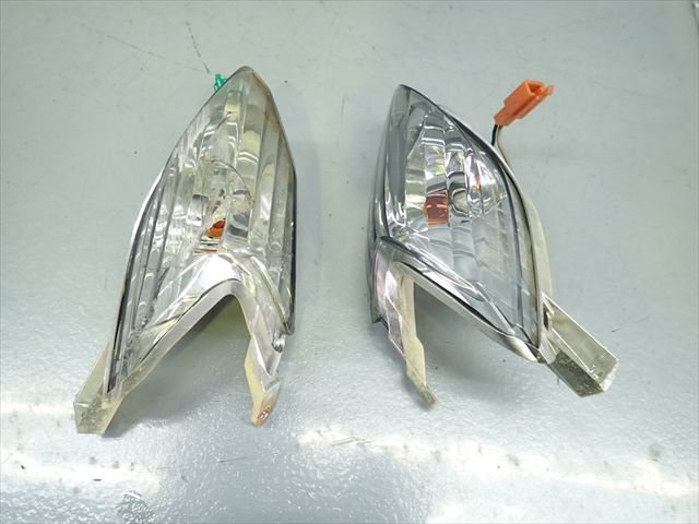 β250422-4 ヤマハ シグナスX SR LPRSE29107A キャブ車 (H19年式) 純正 フロントウインカー レンズ 破損有!拍卖
