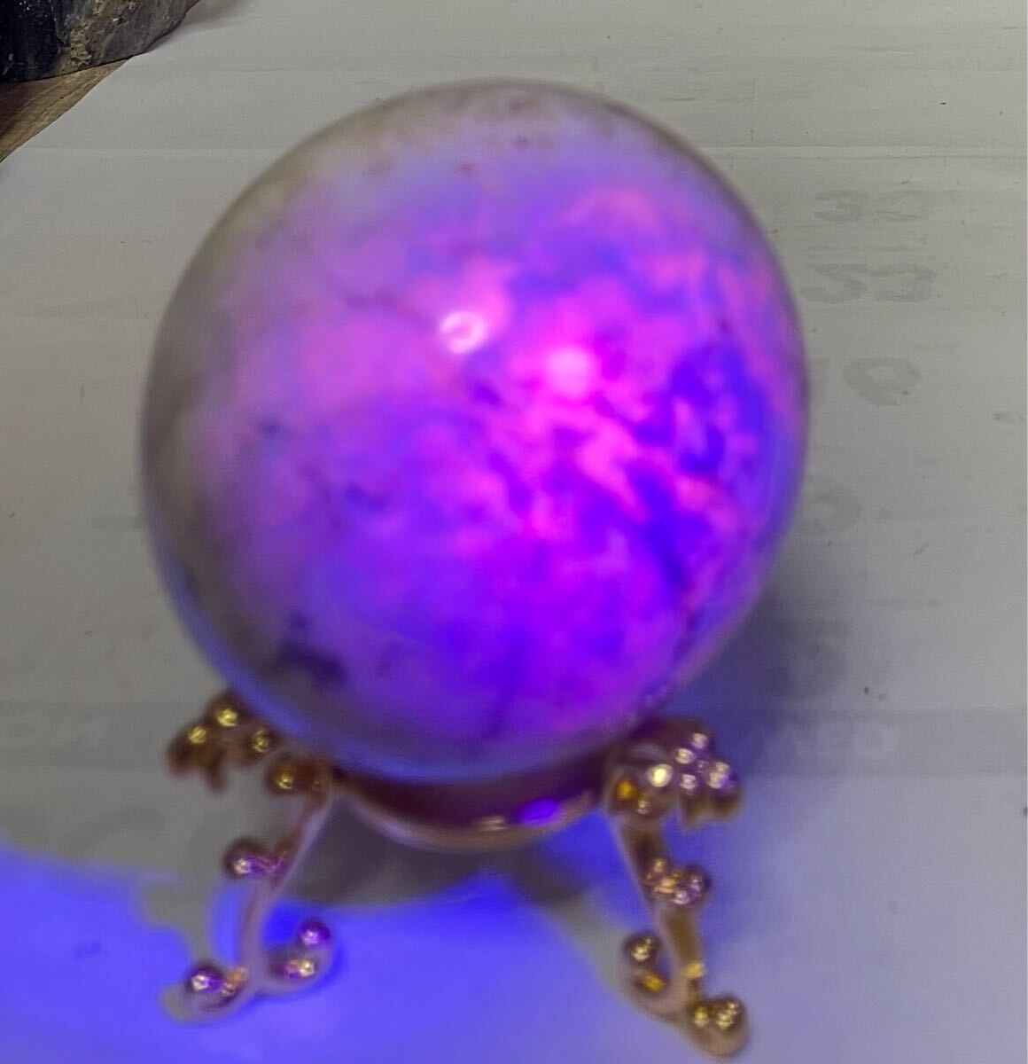 ハックマナイト 003 天然石スフィア 置物インテリア パワーストーン ラッキー 風水晶 幸運 丸玉 魔除 お守 ピンク パープル拍卖