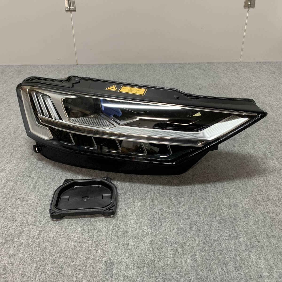 7aK2172◆Audi アウディ A8 ヘッド ライト ランプ 右 R LED 4N0 941 086 A 4N0 941 114 A F8CXYF 正規品 純正 車 パーツ拍卖