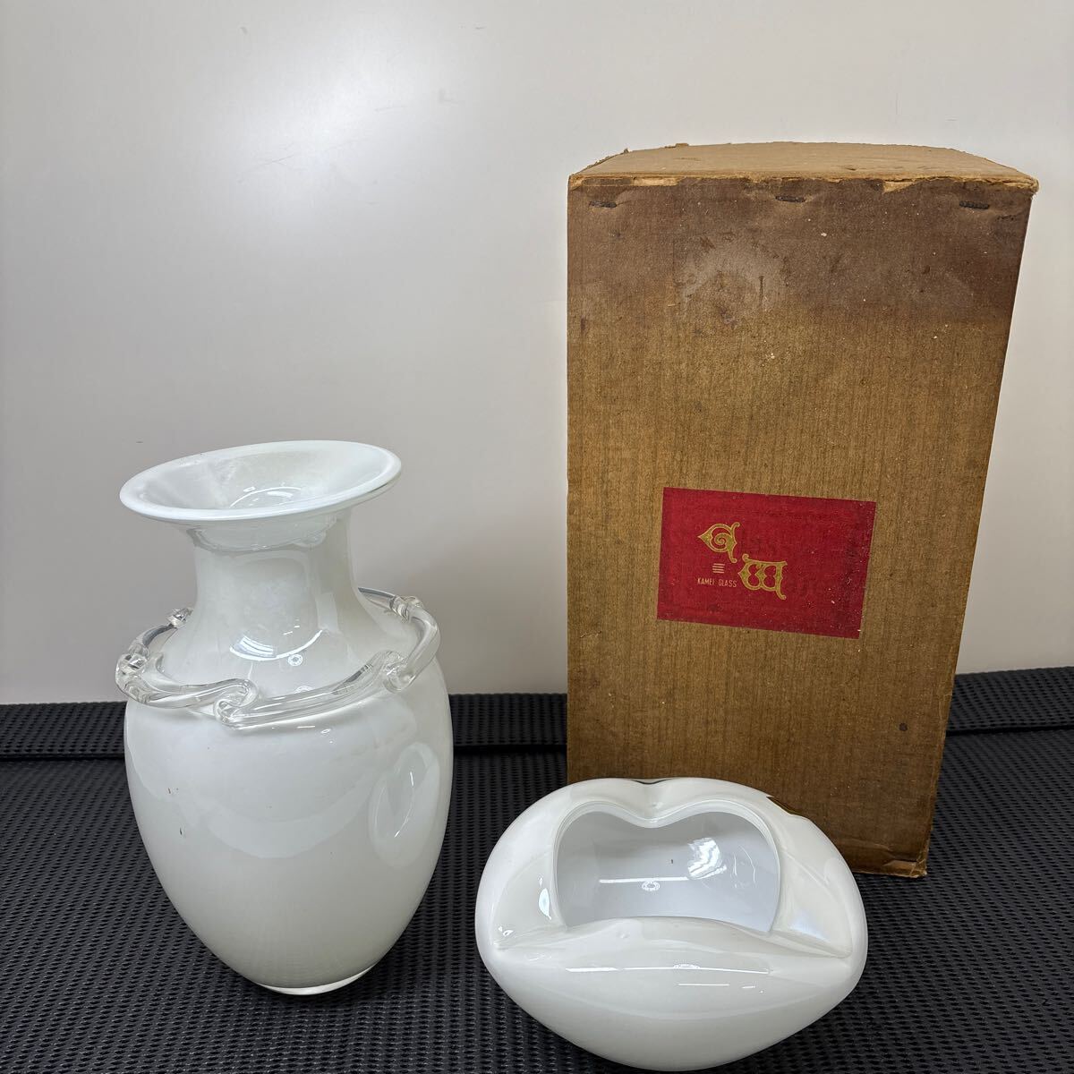 ★大阪/店舗受け取り可★カメイガラス 大阪 KAMEI OSAKA 花瓶&灰皿セット 昭和レトロ 置物 インテリア コレクション★拍卖
