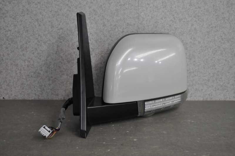 デリカ D5 G プレミアム 4WD 前期(CV5W CV1W) 純正 破損無 取付OK 動作保証 左 ドアミラー 電格 13P ウィンカー カメラ付 W23 s012434拍卖