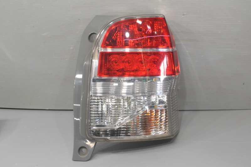 スペイド F 前期(NCP141) 純正 スタンレー 破損無 取付OK 動作保証 右 テールランプ LED点灯OK テールライト 52-262 /81550-52B10 k089515拍卖