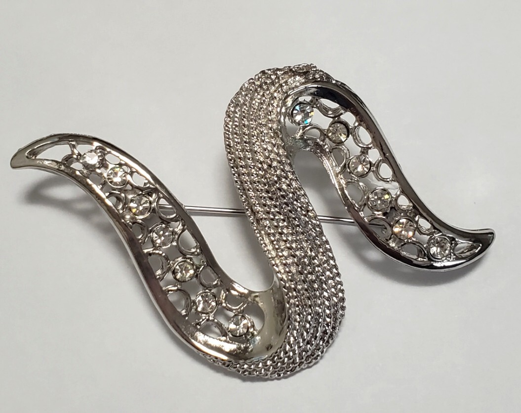 ラインストーン ブローチ シルバーカラー レディース 14,3g きれいめ拍卖