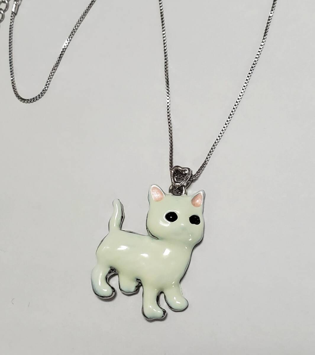 可愛らしい 子猫 ペンダントトップ ネックレス シルバーカラー レディース アクセサリー 10,8g 40㎝-43㎝ 美品拍卖