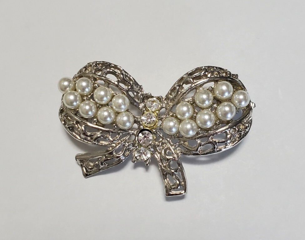 ラインストーン ブローチ シルバーカラー レディース アクセサリー 16g 美品拍卖