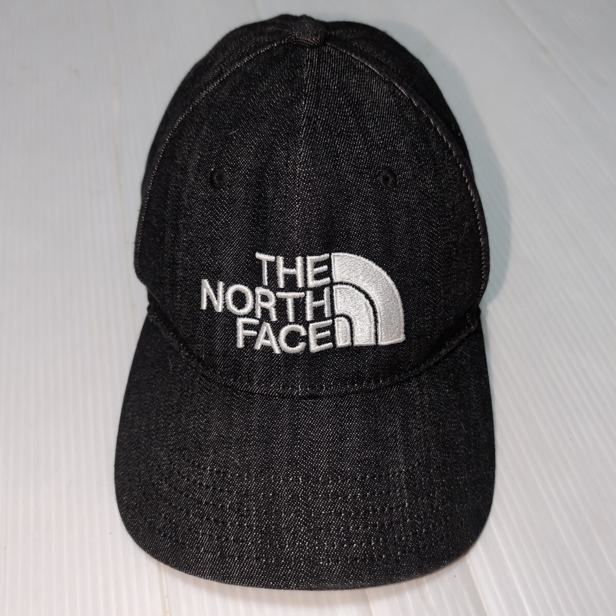 55〜60cm★THE NORTHFACE ノースフェイス★コットン100% ブラックデニム素材 TNFロゴキャップ帽子★フリーサイズ拍卖