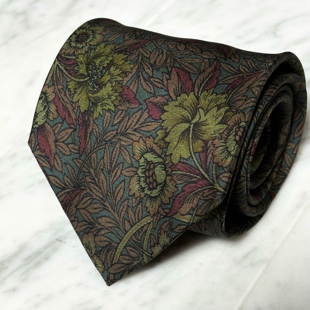 【美品】 999円~ LIBERTY ネクタイ グリーン系 ボタニカル柄 (GREEN B3)拍卖