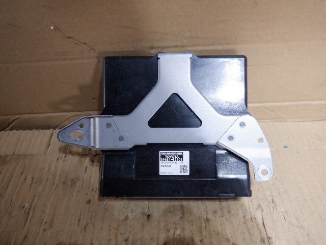 NHP10 アクア 純正 パワーマネージメントコントロール 89681-52101 管番70810/b1拍卖