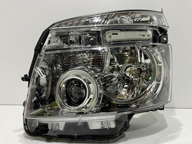 コーティング ZRR70/75 ヴォクシー 前期 左ヘッドライト 81185-28B91 HID 28-203 V9 250411209 拍卖