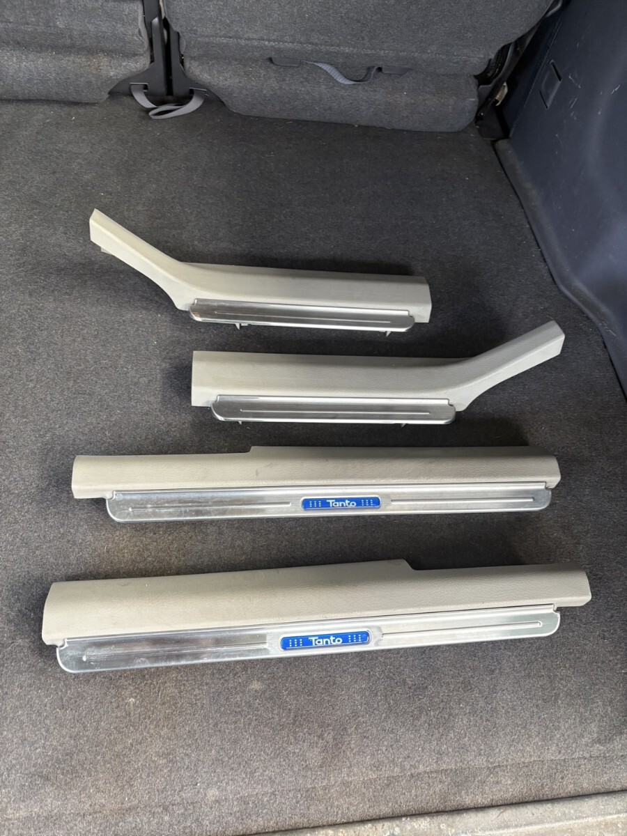 ダイハツ タント L350S スカッフプレート L7043001拍卖