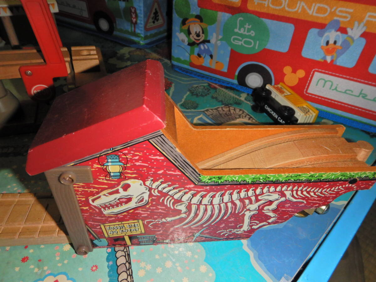 木製 きかんしゃトーマス 恐竜の鉱山トンネル拍卖