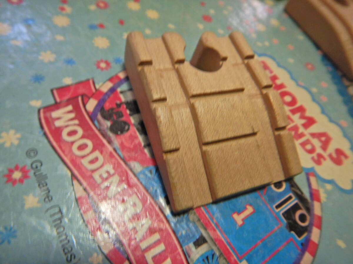 ラーニングカーブ 木製トーマス 地面に降りるレール拍卖