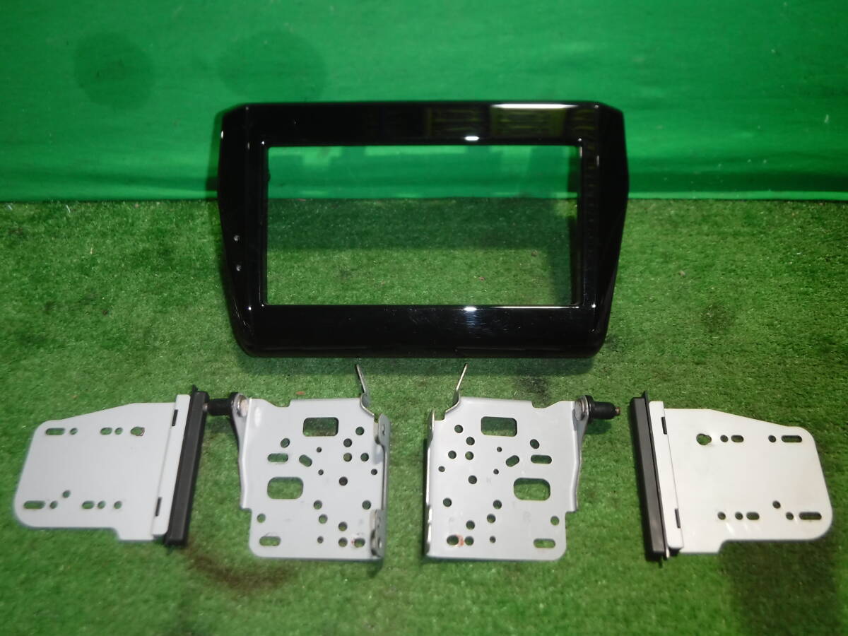 (B)スズキ スイフト ZC83S 純正 オーディオパネル ステー付 73821-52R1 横20.0cm×縦10.1cm拍卖