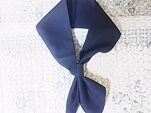 セーラー服スカーフ ネイビー結び目付き 少しキズがありますが新品未使用品です 拍卖