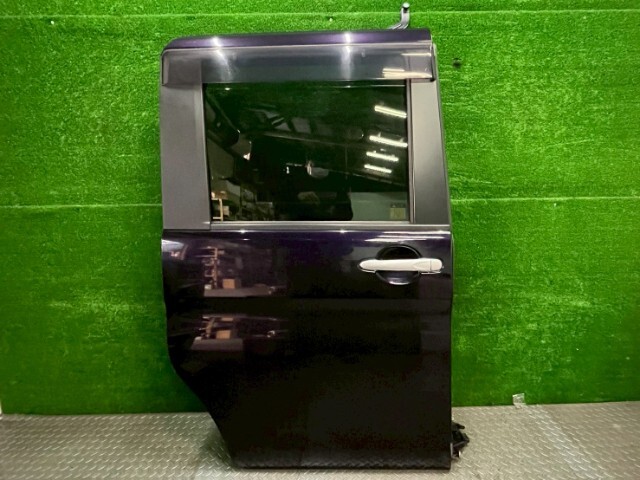 ダイハツ タント カスタムX LA600S リヤドア右(リアドア) 運転席側後ろ 67003-B2210 カラーP17拍卖