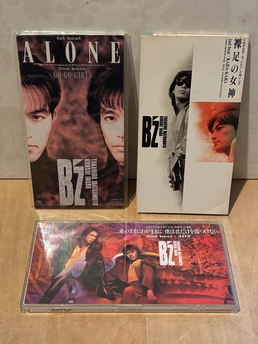 B'z 8cm シングルCD 3枚セット 裸足の女神 愛のままにわがままに僕は君だけを傷つけない ALONE アローン JOY KARAKARA GOGO GIRLS J-POP CD拍卖