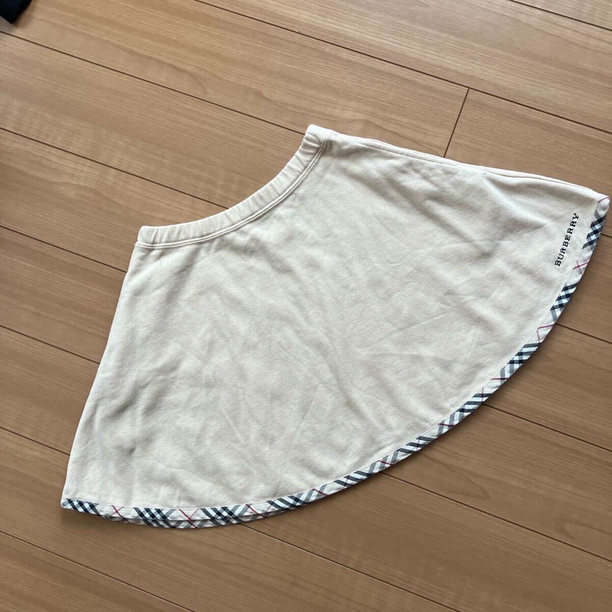 BURBERRY ベージュ フレアスカート 120〜130拍卖