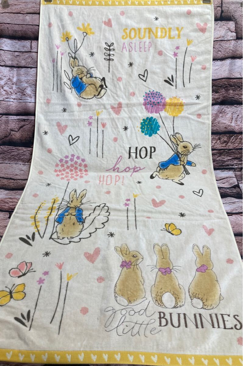 送料無料!大人気!可愛い【ピーターラビット】『スリーピングピーター』シャーリングジャガードバスタオル1枚3,080円が拍卖
