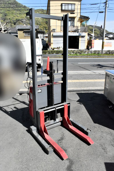 DB03 ニチユ フォークリフト SLE55-30Z150 最大荷重550kg バッテリー車 作業車 100V拍卖