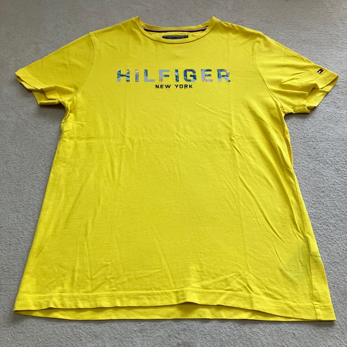 TOMMY HILFIGER トミーヒルフィガー Tシャツ サイズS イエロー 美品拍卖