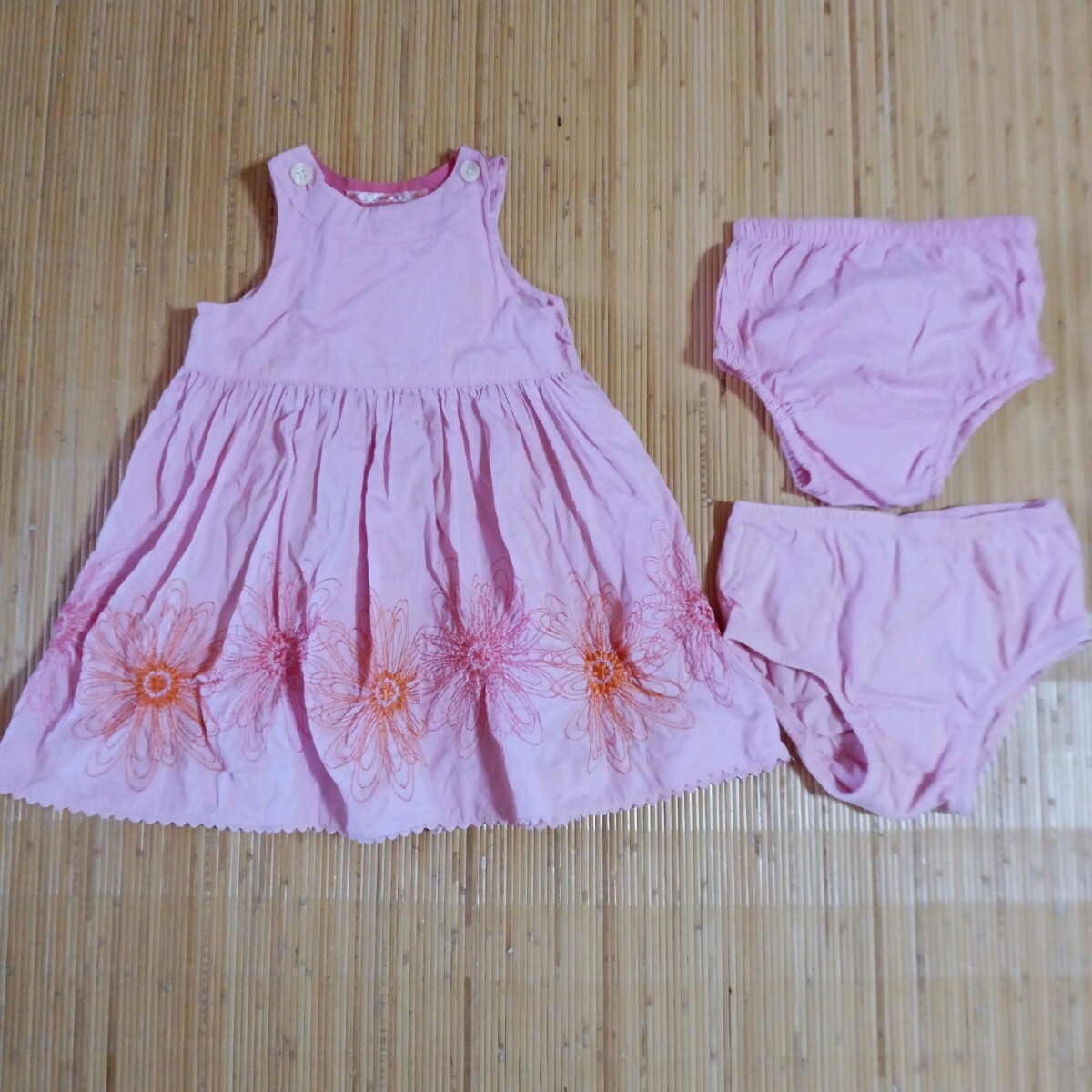 baby Gap ベビーギャップ 12-18 80サイズ ワンピース 見せパンツ拍卖