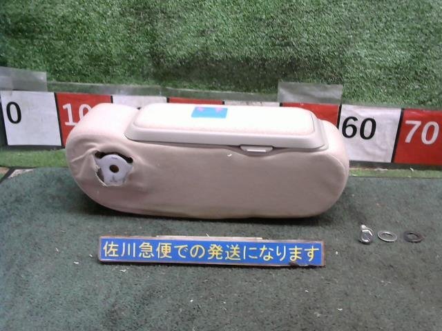 ダイハツ ムーヴキャンバス X LA810S アームレスト 肘掛け 肘置き 収納付 ボルト・ワッシャー付 汚れ有り 現状販売 中古拍卖