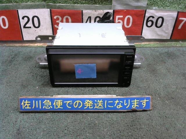 ●セキュリティロック品 ジャンク● トヨタ純正 NSCP-W64 08545-00W61 未チェック TVアンテナ付 ブラケット付 液晶傷少々 現状販売 中古拍卖