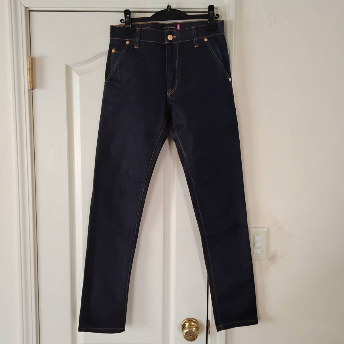 未使用 DOLCE&GABBANA DENIM デニムパンツ 18STRETCH サイズ44 ドルチェ&ガッバーナ メンズ キレイめ レザーパッチBIGジップ イタリア製拍卖