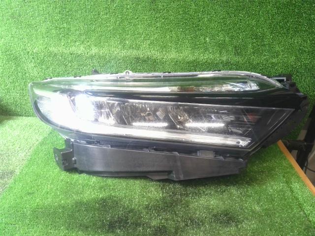 シャトル 6AA-GP7 右ヘッドランプ B610M W2386 33100-TE3-J11拍卖