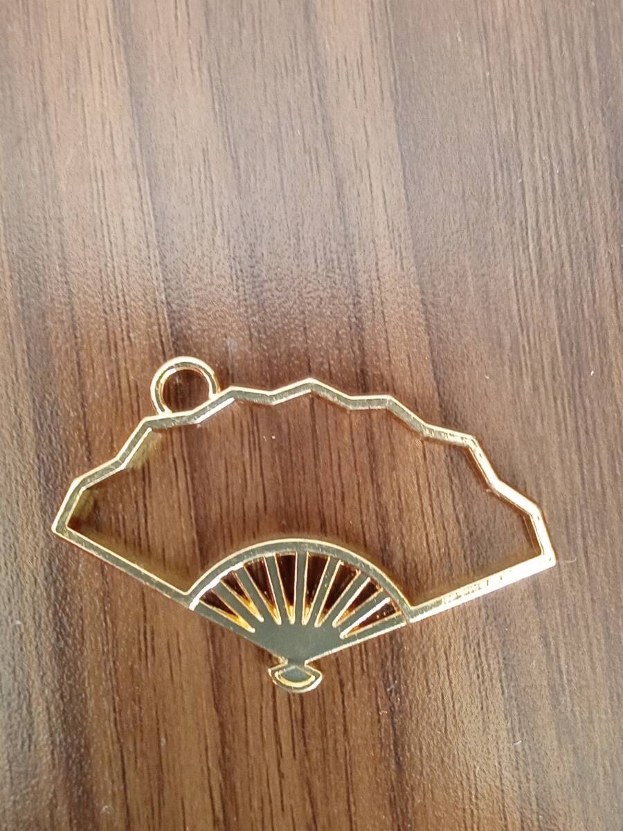 ハンドメイド材料 アクセサリー チャーム 扇型 金型 (6) レジンなど拍卖