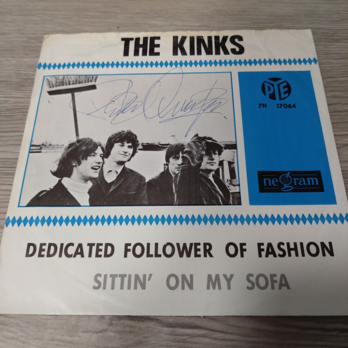 【オートグラフ?】DEDICATED FOLLOWER OF FASHION / THE KINKS ザ・キンクス拍卖