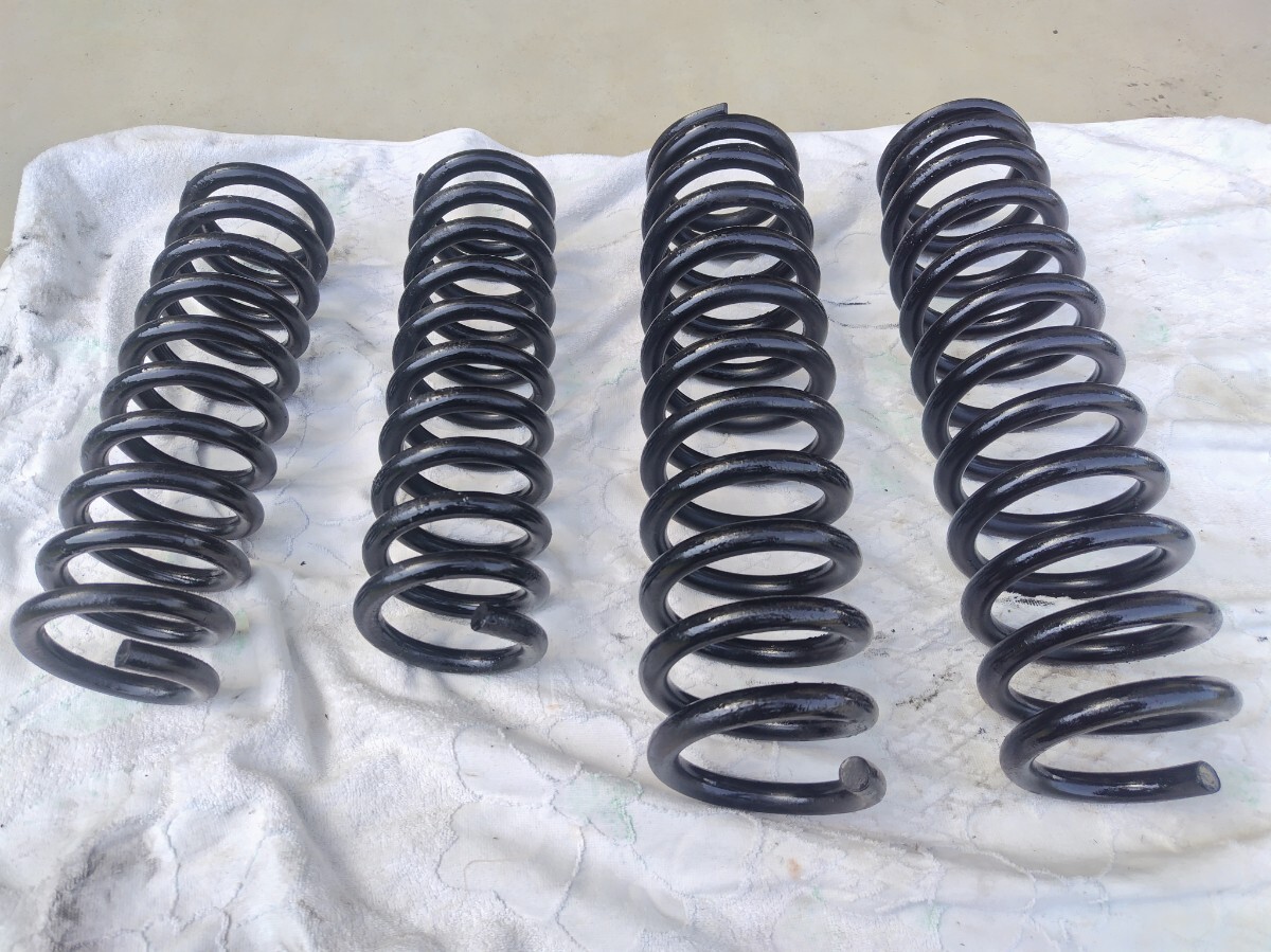 メルセデスベンツ W124 前後スプリング1台分セット 純正品 再塗装済み拍卖