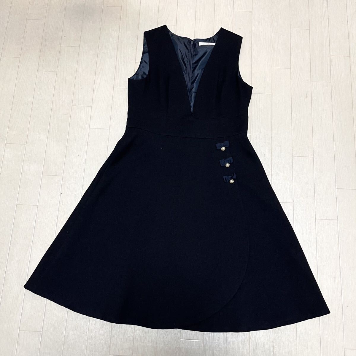 和723★① GALLERY VISCONTI ギャラリービスコンティ ノースリーブ ワンピース 膝丈ほど リボン 2 ネイビー レディース拍卖