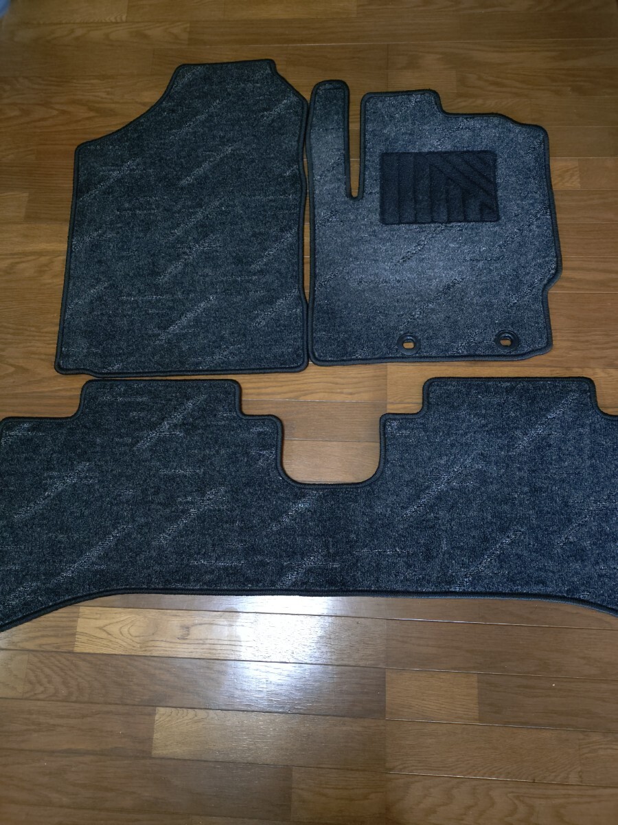 NHP10トヨタアクア フロアマット☆拍卖