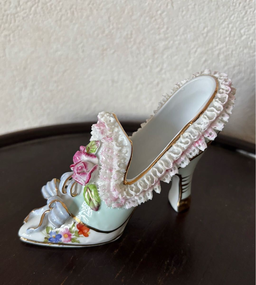 Royal Ashmore ハイヒール型フィギュリン *小物入れ *陶花、レース拍卖