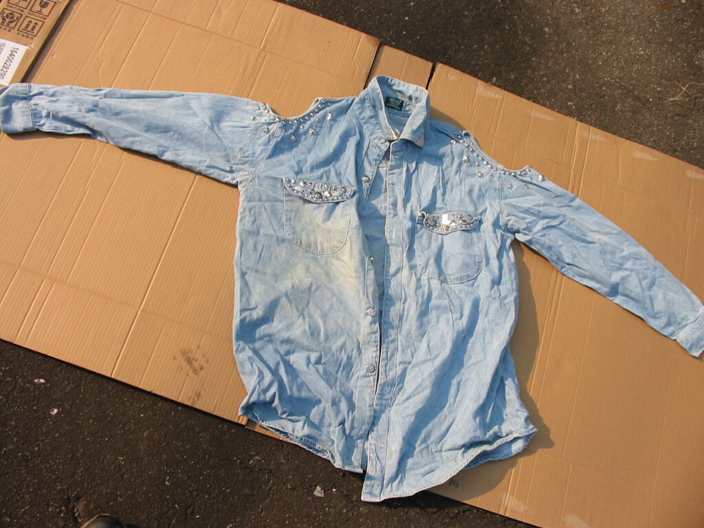 全国送料600円 古着 JOHN&BILL ジーンズ デニムジャケット レディース メンズ ? 中古品 シャツ レトロ 金具 リベット 肩に穴 ファッション拍卖