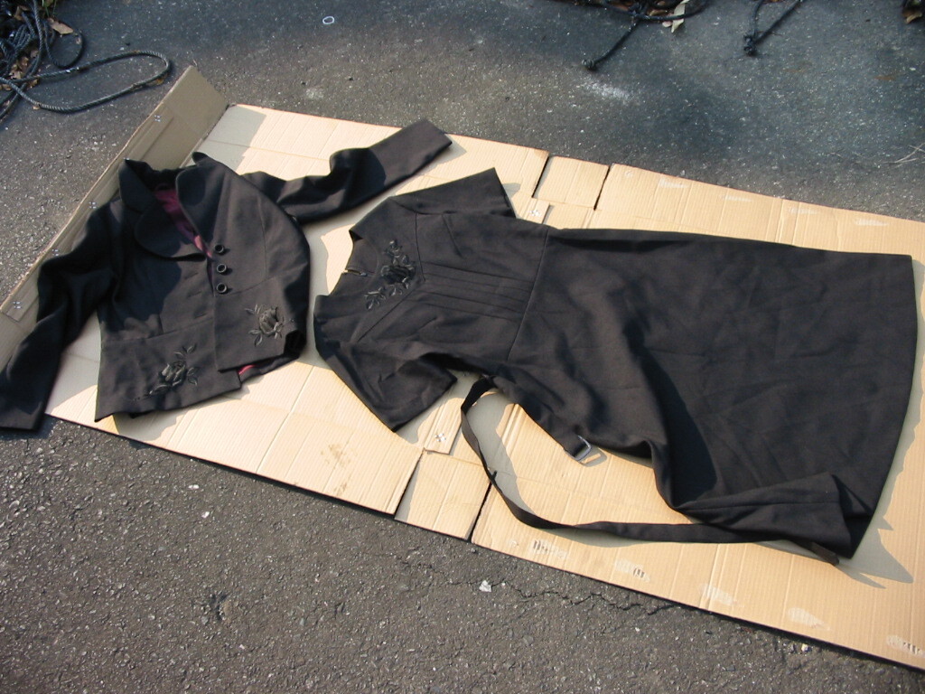 全国送料無料 ブラック 黒色 フォーマル レディース ワンピース 女性 喪服 礼服 前開き 葬儀 法事 服 卒業式 スーツ 冠婚葬祭 ジャケット拍卖