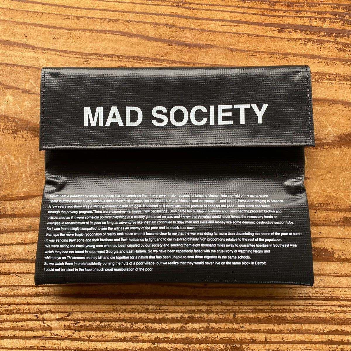 【アンダーカバー UNDERCOVER MAD STORE 限定 マッドストアー ブラック ポーチ 小物入れ artscabut期 5685 JUN TAKAHASHI JONIO】拍卖