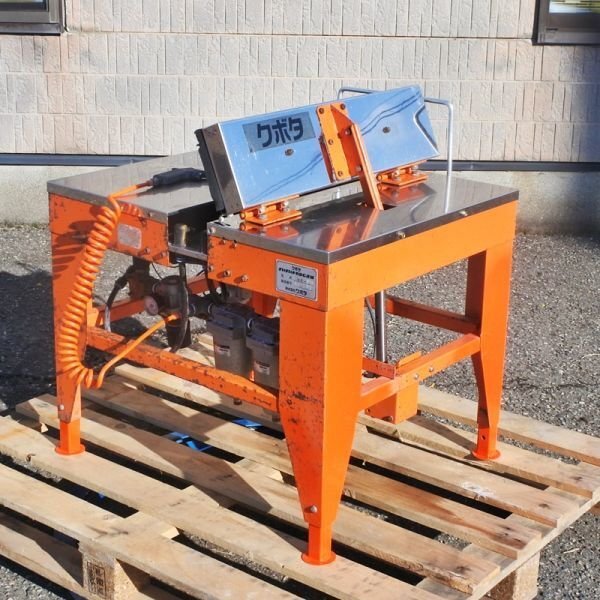 【山形】クボタ ネギ皮剥き機 KF-62② 100V センサー 長ネギ 軟白ネギ 葱 ねぎ 皮剥き エアー 野菜仕上げ機 発送可能 中古 倉庫保管 東北拍卖