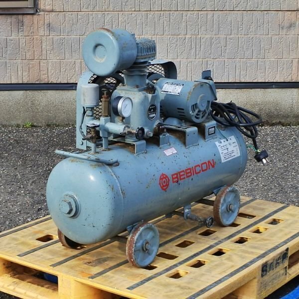 【山形】日立 ベビコン エアーコンプレッサー EFOUP 最高圧力9.5㎏f/cm2 タンク55L コンプレッサー 三相 200V 0.75KW 倉庫内保管 中古 東北拍卖