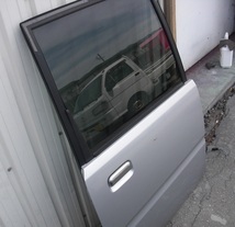 MOVEムーヴL900SムーブL910S後期リア右ドア パネルS07シルバー右側リアドア リヤドア ドアガラス EF部品取り車あります拍卖