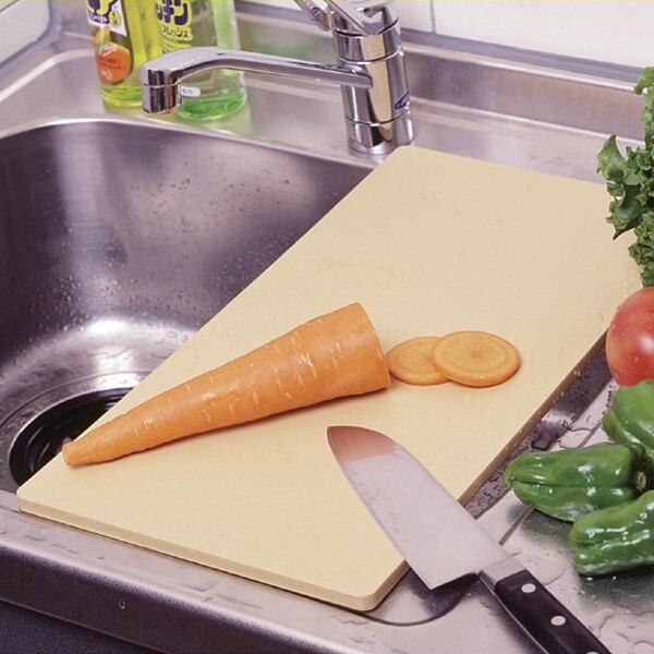 まな板 ゴム系 エラストマー樹脂 日本製 抗菌 まないた 柔軟 素材 俎板 真名板 弾力性 国産 使いやすい キッチンツール 包丁 衛生的 調理拍卖